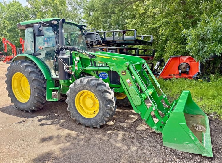 John Deere 5115M 4WD with Loader